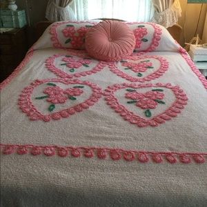 SOLD💞Chenille Pink Hearts Full Bedspread NO FLAWS